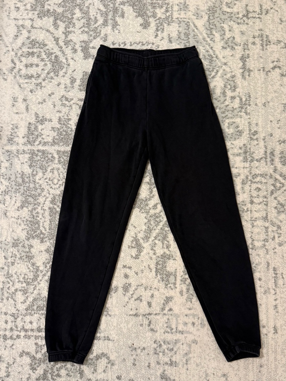 BLACK ARITZIA TNA AIRY FLEECE BOYFRIEND SWEAT PANTS